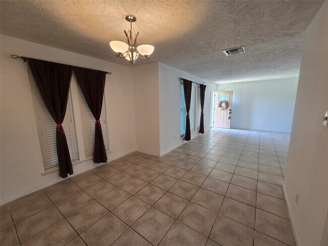 Building Photo - 9802 Sagepike Dr