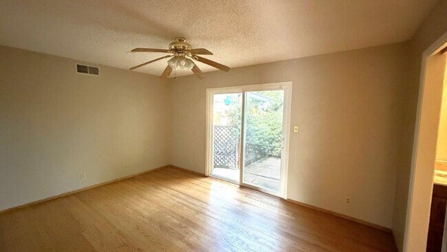 Building Photo - 3919 Almondwood Ct