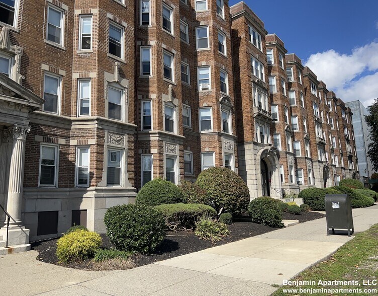 Building Photo - 1255 Boylston St