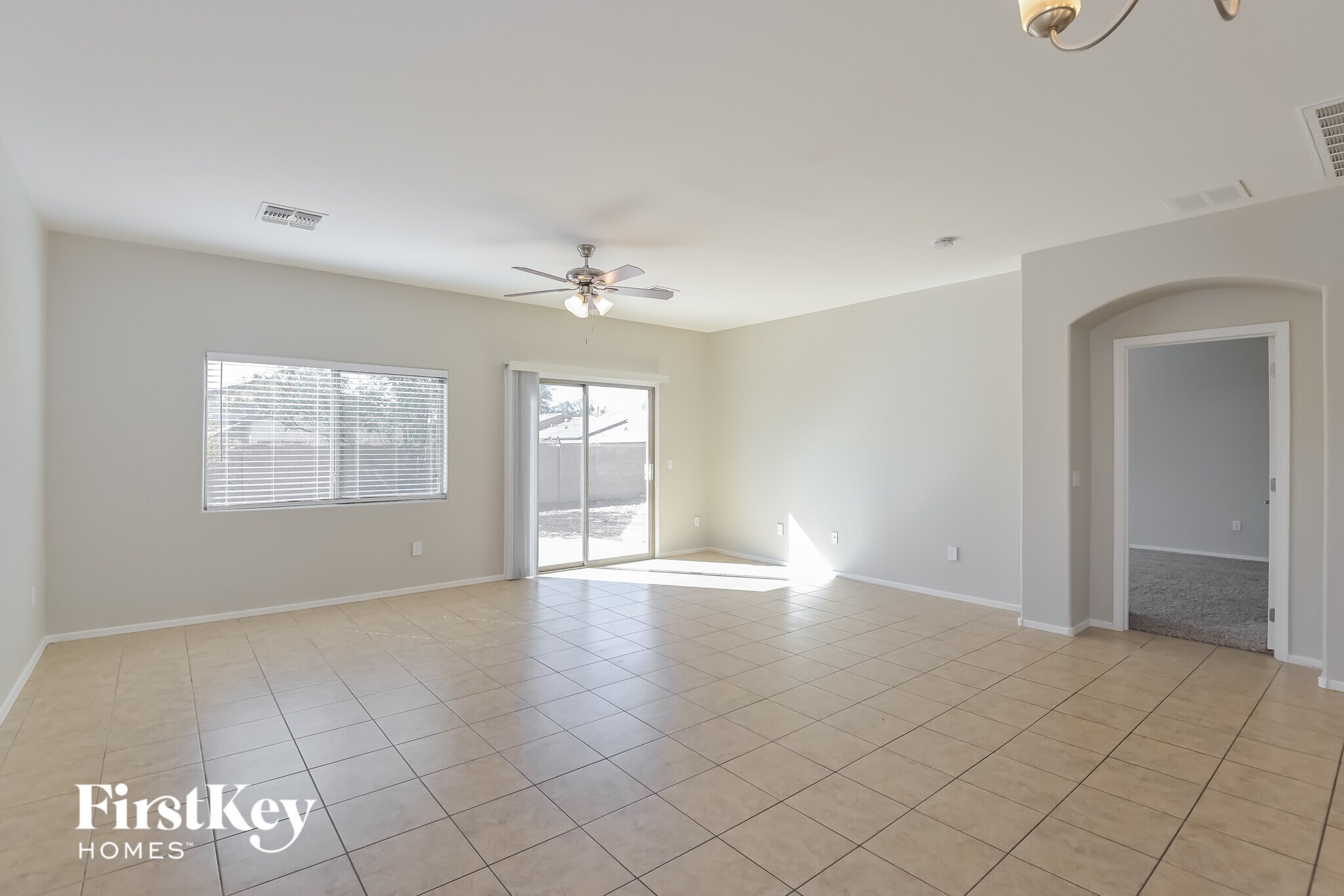 Building Photo - 11071 W Willow Field Dr