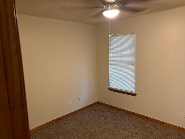 Building Photo - 3/2 Unit