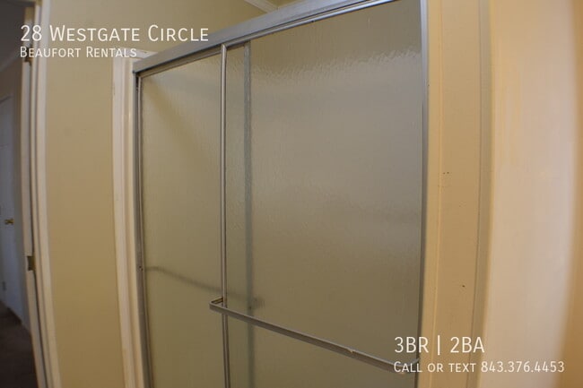 Building Photo - 28 Westgate Cir