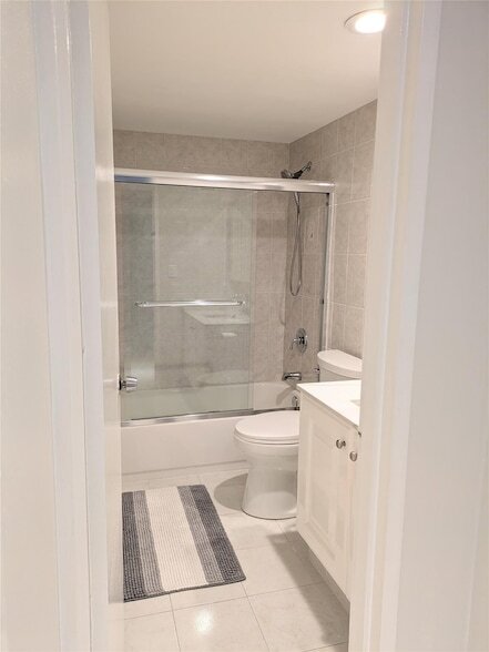 Building Photo - 4250 Galt Ocean Dr