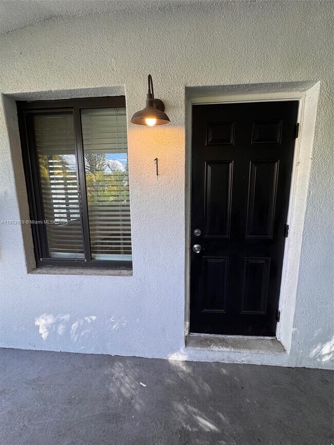 Primary Photo - 570 NE 69th St