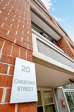 Building Photo - 20 Chestnut St