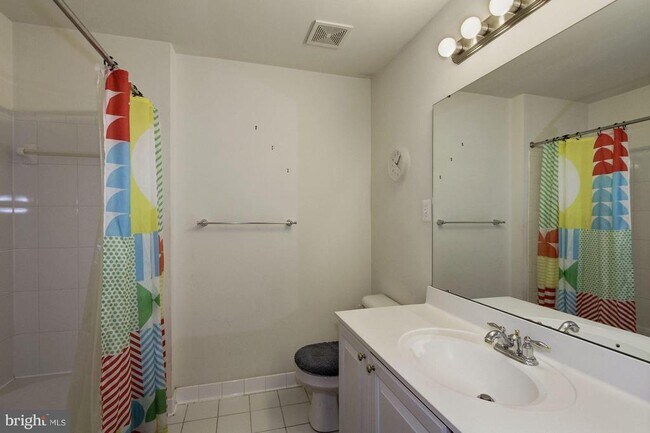 Building Photo - 7055 Oak Grove Way