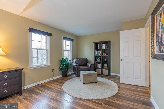 Building Photo - 1700 Abbey Oak Dr