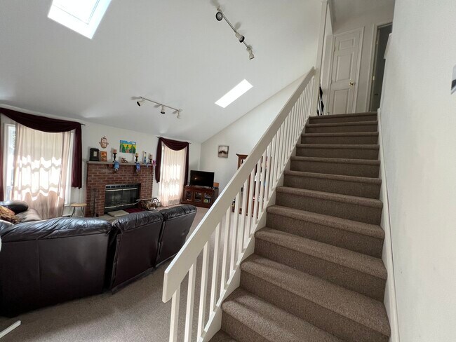 Building Photo - 368 Upper Wild Acrs Dr