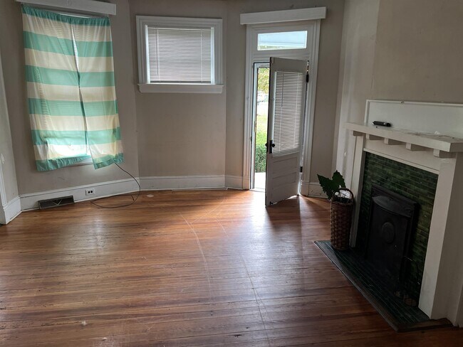 Building Photo - 212 E Capitola Ave