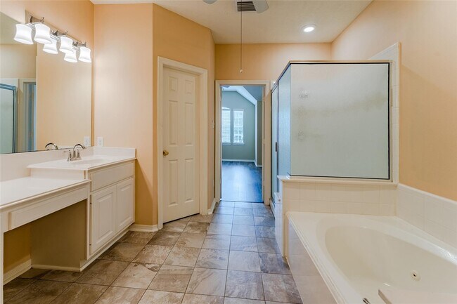 Building Photo - 12522 Millridge Pines Ct