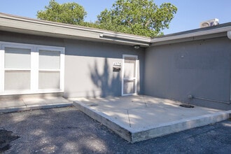 Building Photo - 4328 State Line Rd