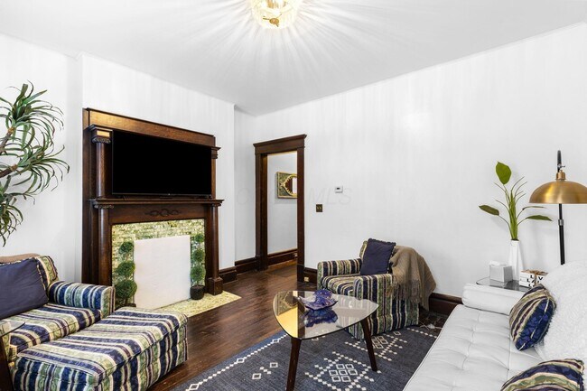 Building Photo - 726 Kerr St