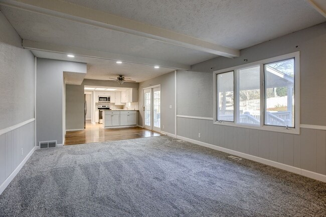 Building Photo - Spacious 5 Bed Fountain Hills Gem!!