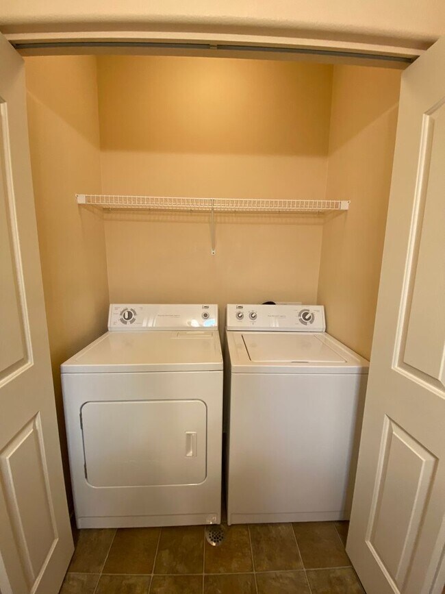 Building Photo - PHEASANT RUN CONDO (PR#37)