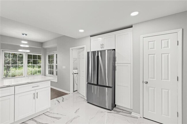 Building Photo - 11355 Vedrines Dr