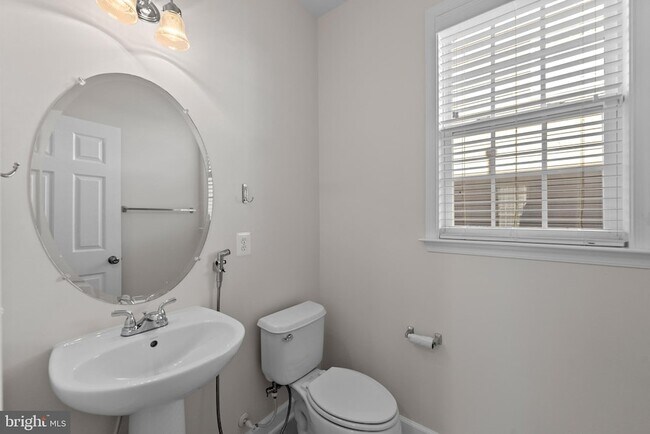 Building Photo - 7722 Yalta Way