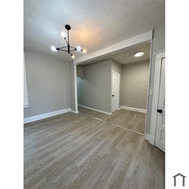 Building Photo - 3 Bedroom with Basement