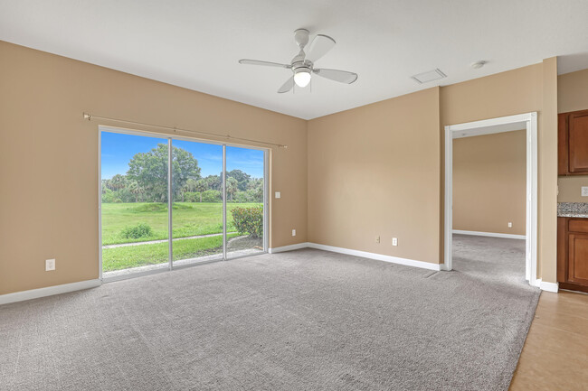 Building Photo - 2548 Creekside Dr