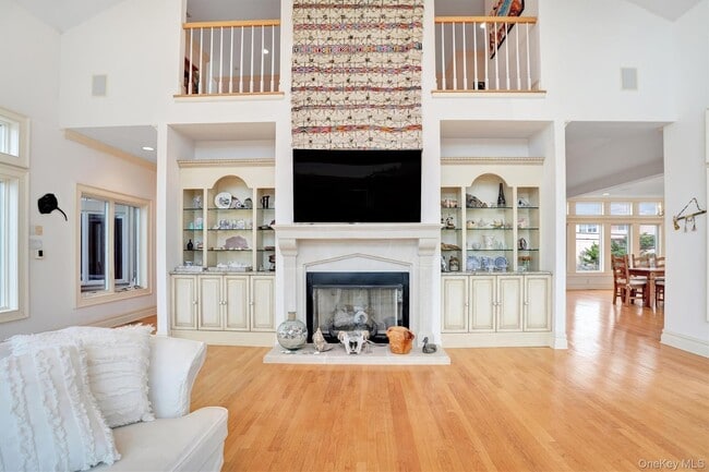 Building Photo - 605 Dune Rd