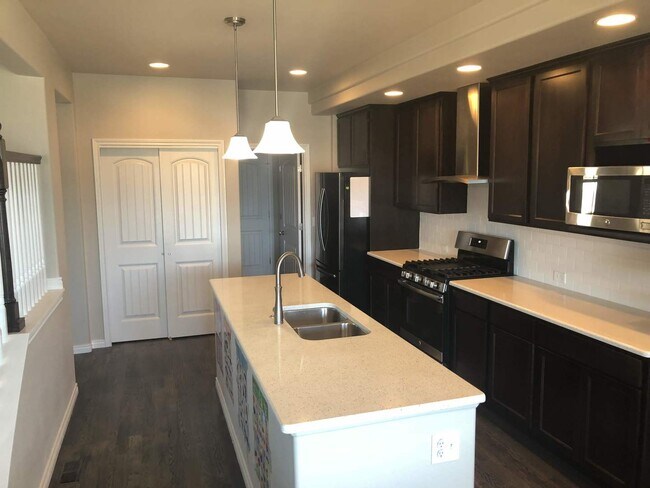 Building Photo - Newer 5bdrm + Office in D20 North Fork Wit...