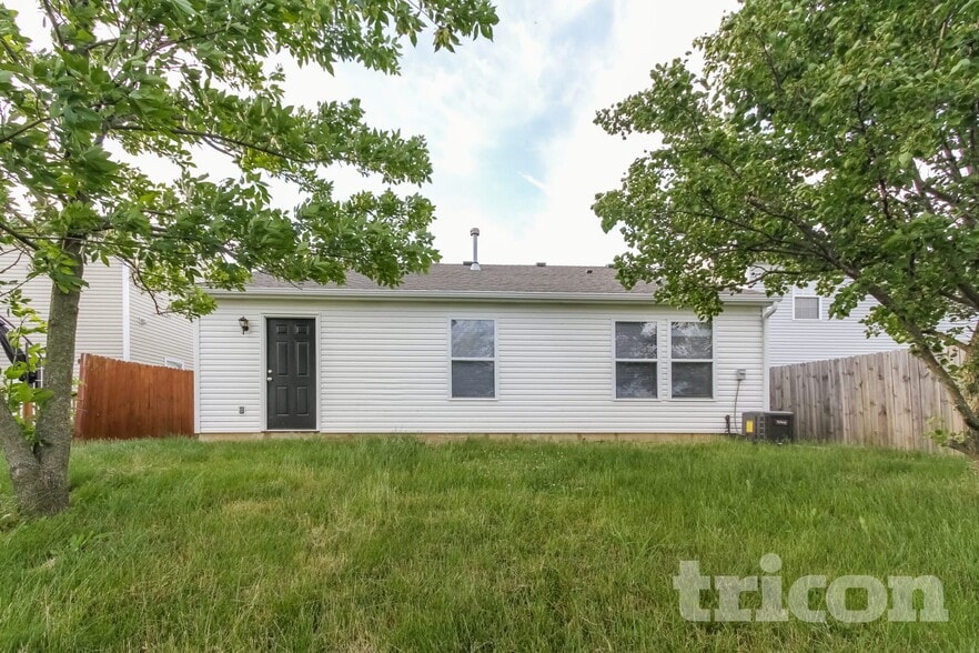 Building Photo - 171 Declaration Dr