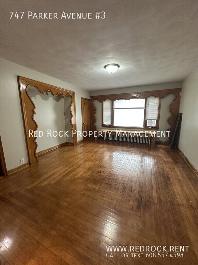 Building Photo - 747 Parker Ave