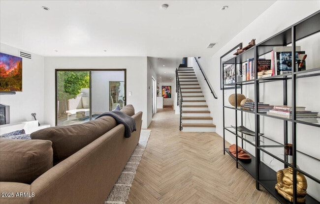 Building Photo - 4843 N 72nd Way