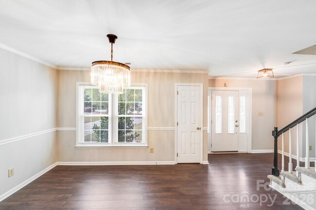 Building Photo - 2000 Mill House Ln
