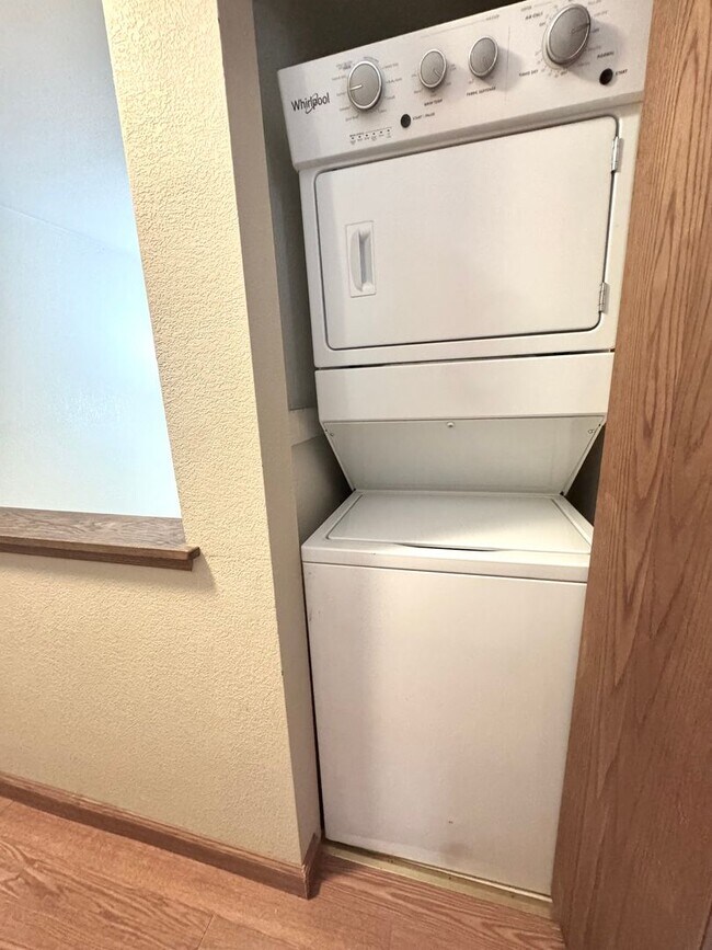 Building Photo - Prime Gig Harbor Location – Modern 2-Bedroom, 2-Bath Townhouse for Rent