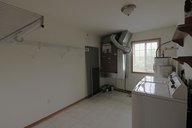 Building Photo - 7407 Granite Way