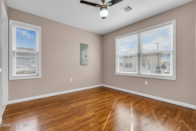 Building Photo - 227 Cedar Dr