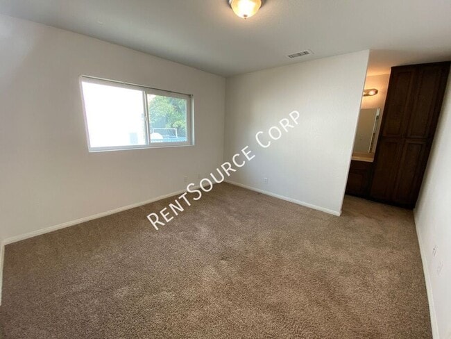 Building Photo - 43328 Lookabout Rd