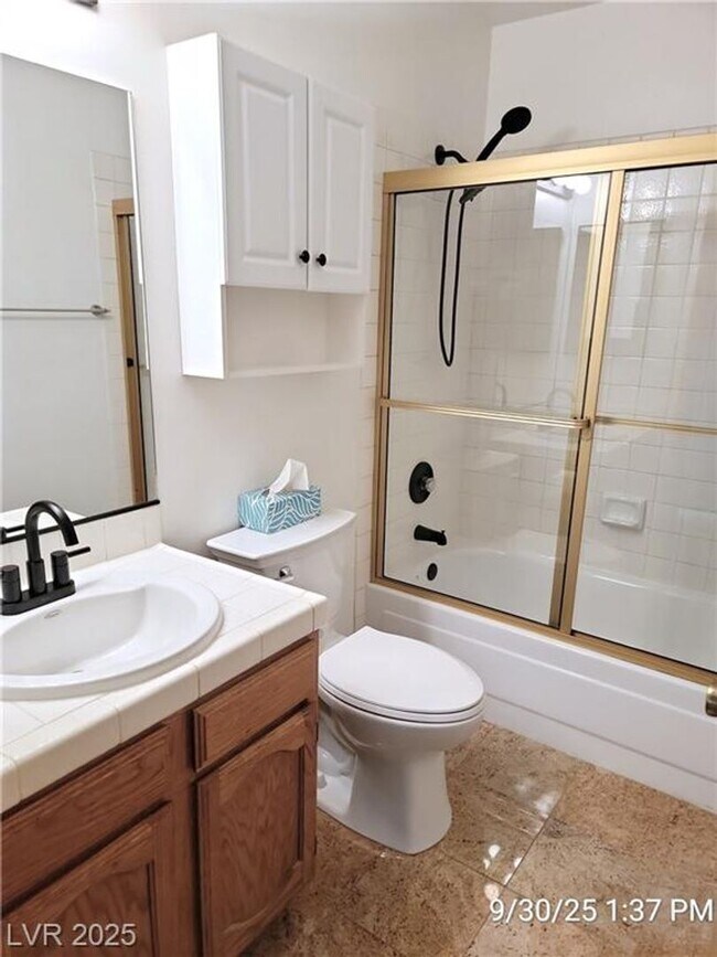 Building Photo - Inviting 2-Bedroom Condo with Pool, Spa & ...