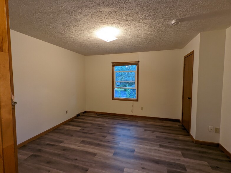 Building Photo - 2543 Burton St SE