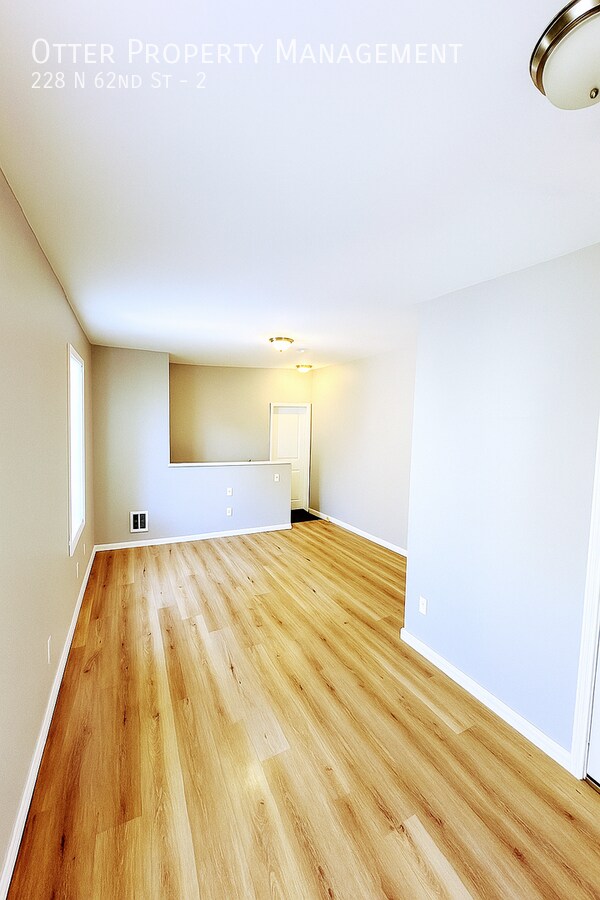 Building Photo - 228 N 62nd St