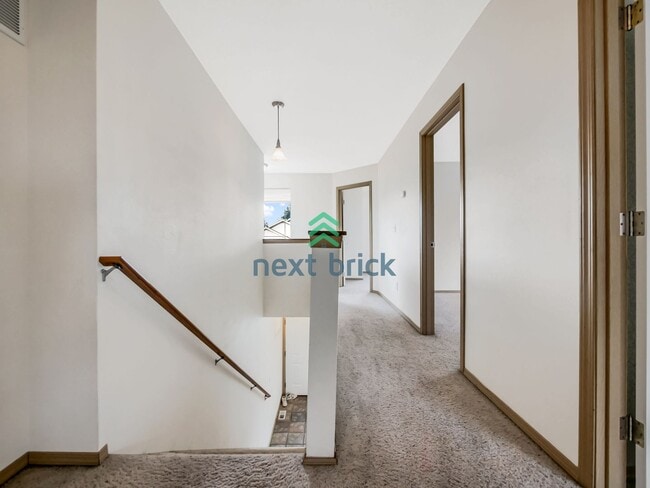 Building Photo - 4 Bed and 2.5 Bath Single-family Home Avai...