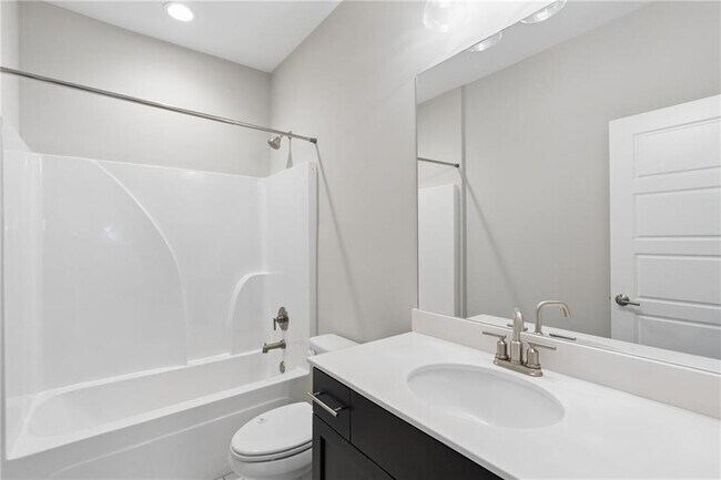 Building Photo - 1821 Sanford Dr