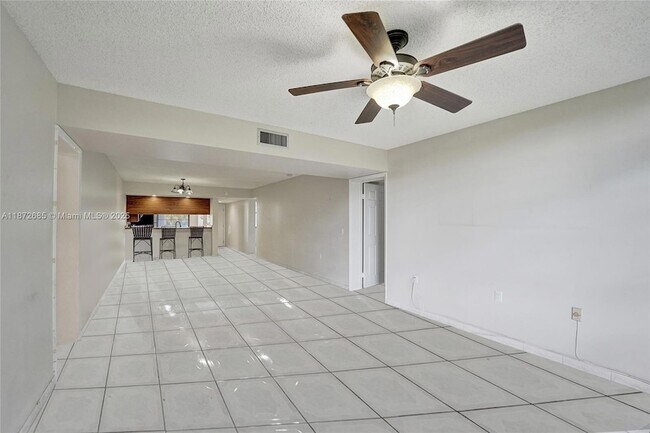 Building Photo - 1502 Whitehall Dr