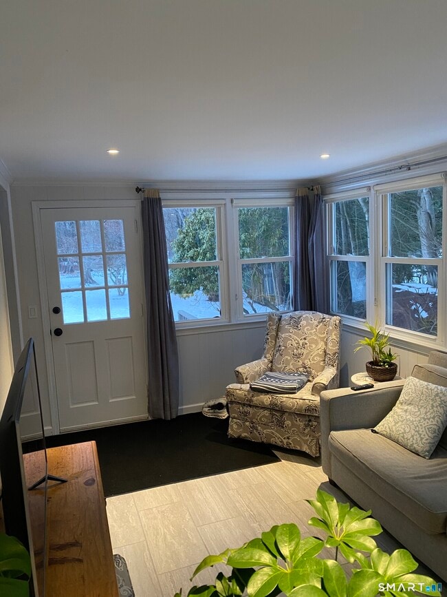 Building Photo - 276 Dunnlea Rd