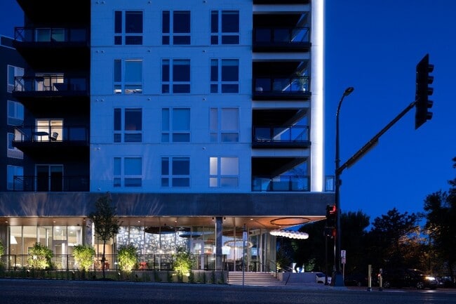 Building Photo - The Julia