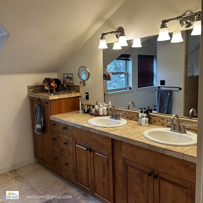 Building Photo - 1919 N 31st St