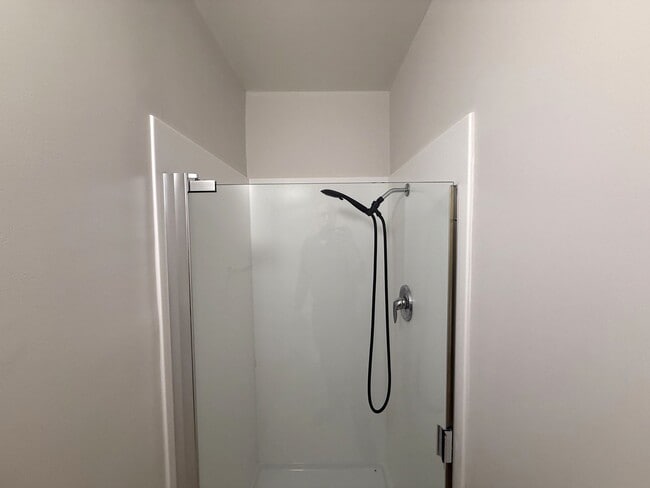 Building Photo - SPACIOUS 3 BEDROOM CONDO IN THE MEADOWS HOA – TERRA LINDA