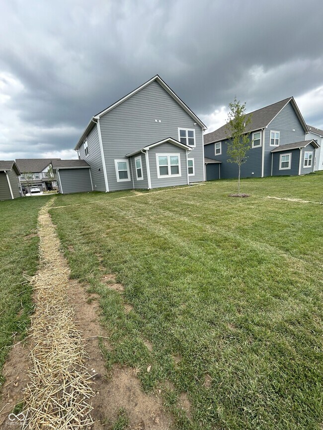 Building Photo - 7545 Fallsworth Dr
