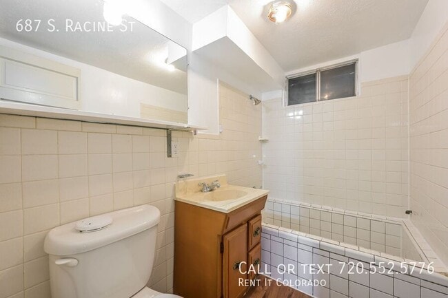 Building Photo - 687 S Racine St