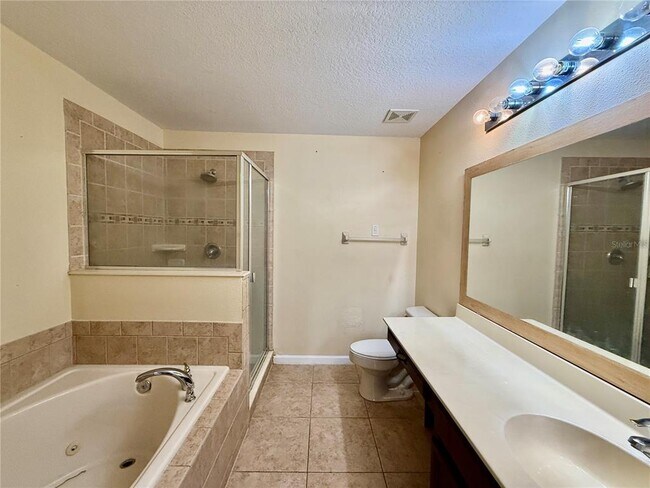 Building Photo - 16677 Cedar Crest Dr