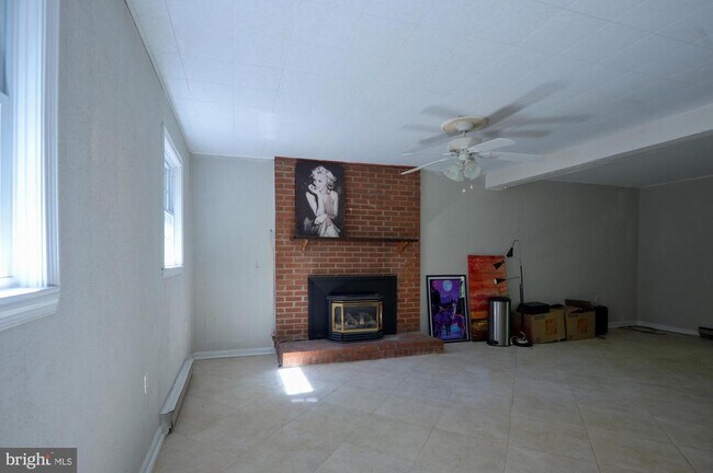 Building Photo - 3409 Beverly Dr