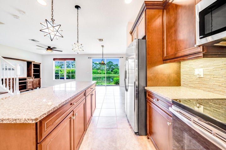 Building Photo - 4543 Tara Cove Way