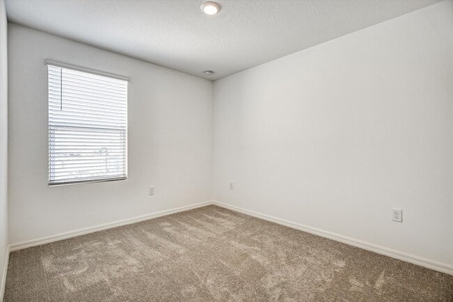 Building Photo - 1325 Anchor Bnd Wy