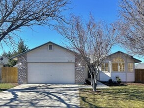 Building Photo - 5317 N Candlestick Ave