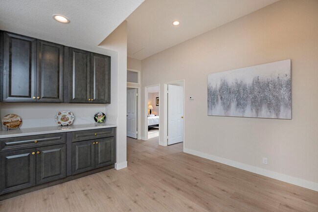 Building Photo - Fully Furnished! Prestige Luxury Single 5bed 3bath House